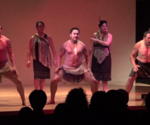 Danses maoris au musée d'Auckland