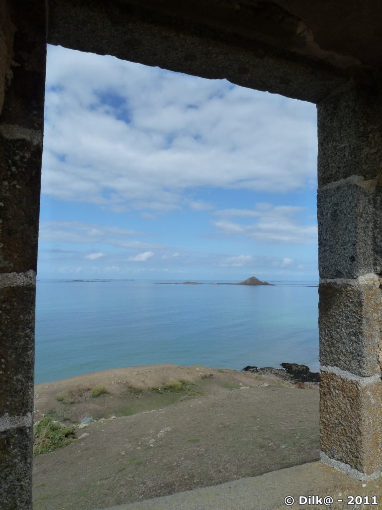 Fenêtre sur la mer, vue depuis le corps de garde