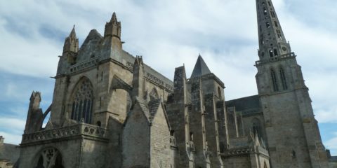 Côté gothique de la cathédrale Saint-Tugdual