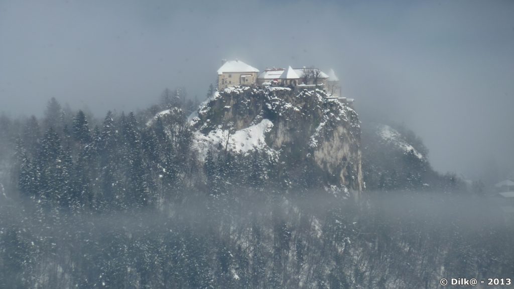 Le château de Bled sur son éperon rocheux