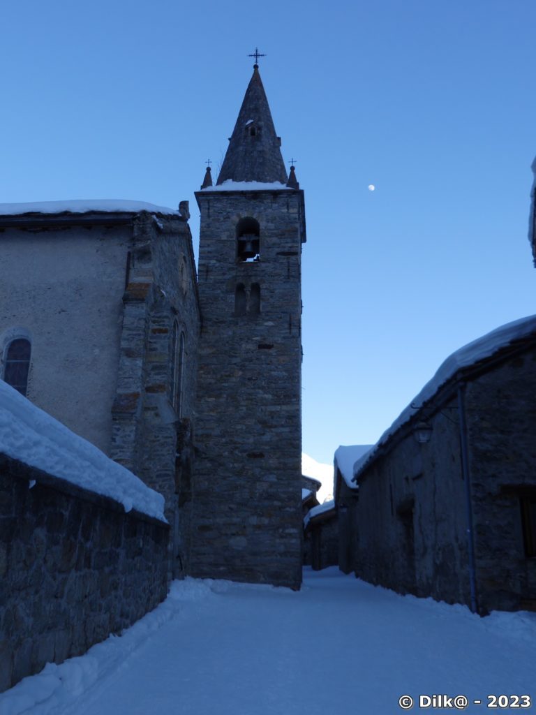L'église de Bonneval-sur-Arc au coucher du soleil