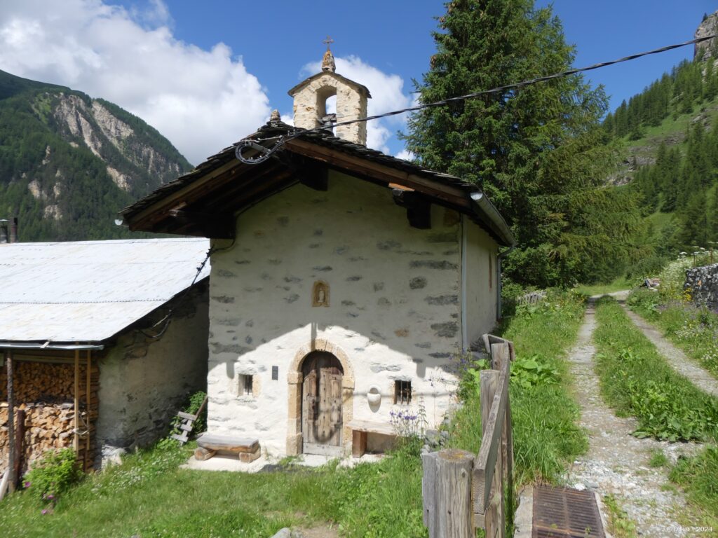 La chapelle Notre Dame des Neiges au dessus des Lanches