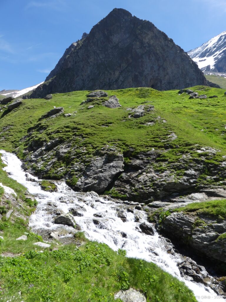 Torrent près du refuge du Mont Pourri