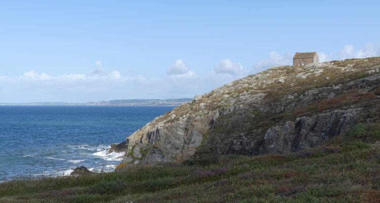 Guérite de douanier à la pointe de Tal Ar Grip