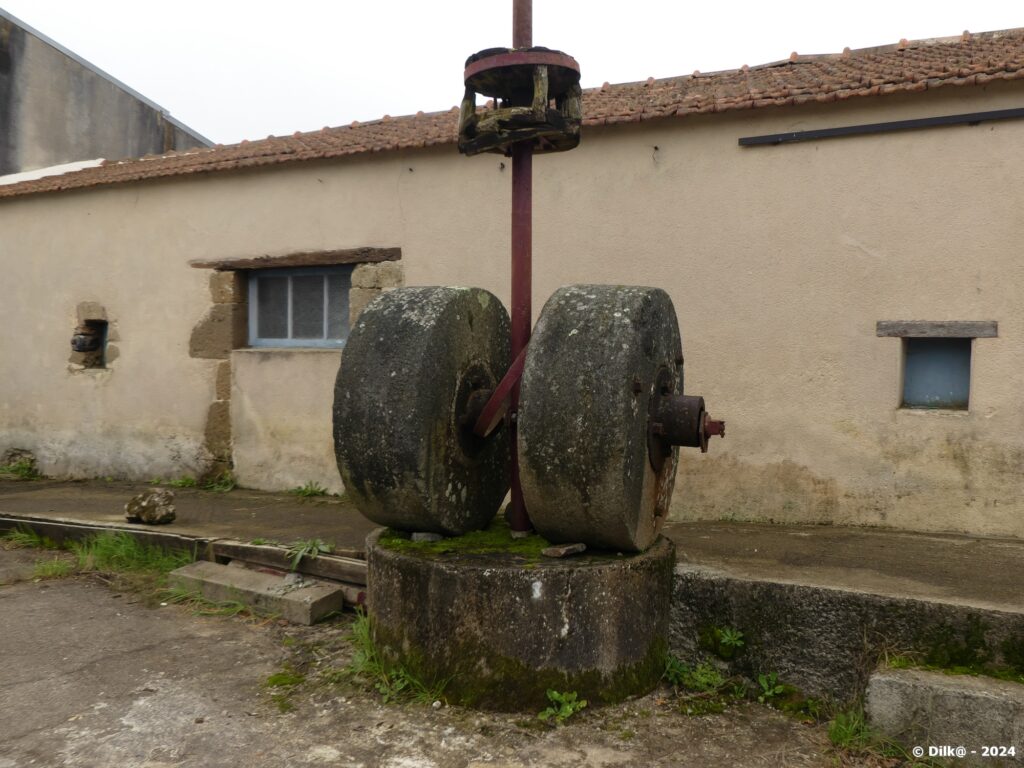 Meule près du moulin de Rairé