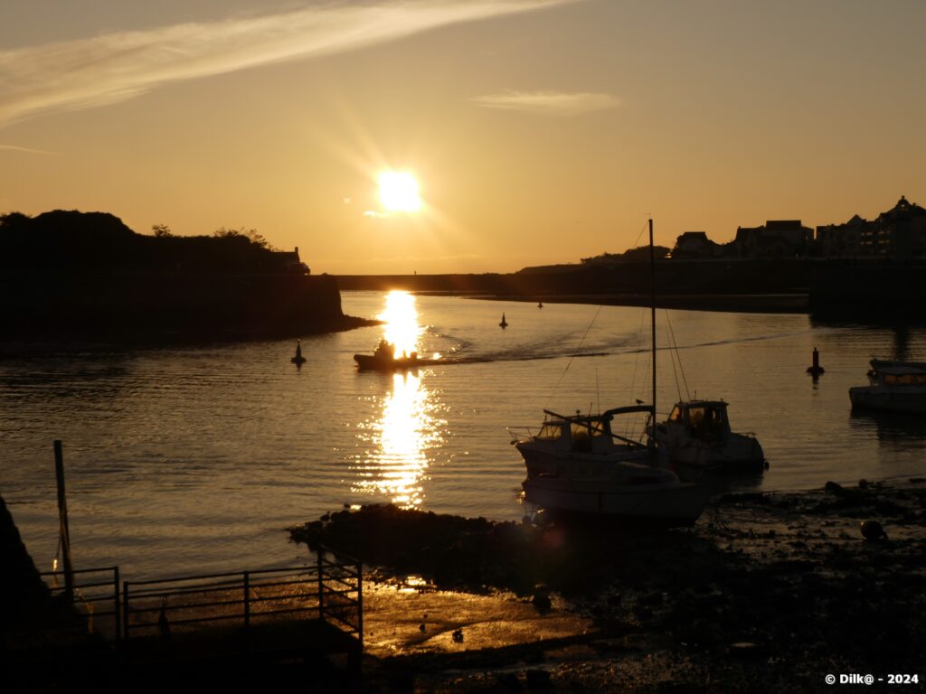 Coucher de soleil dans le port