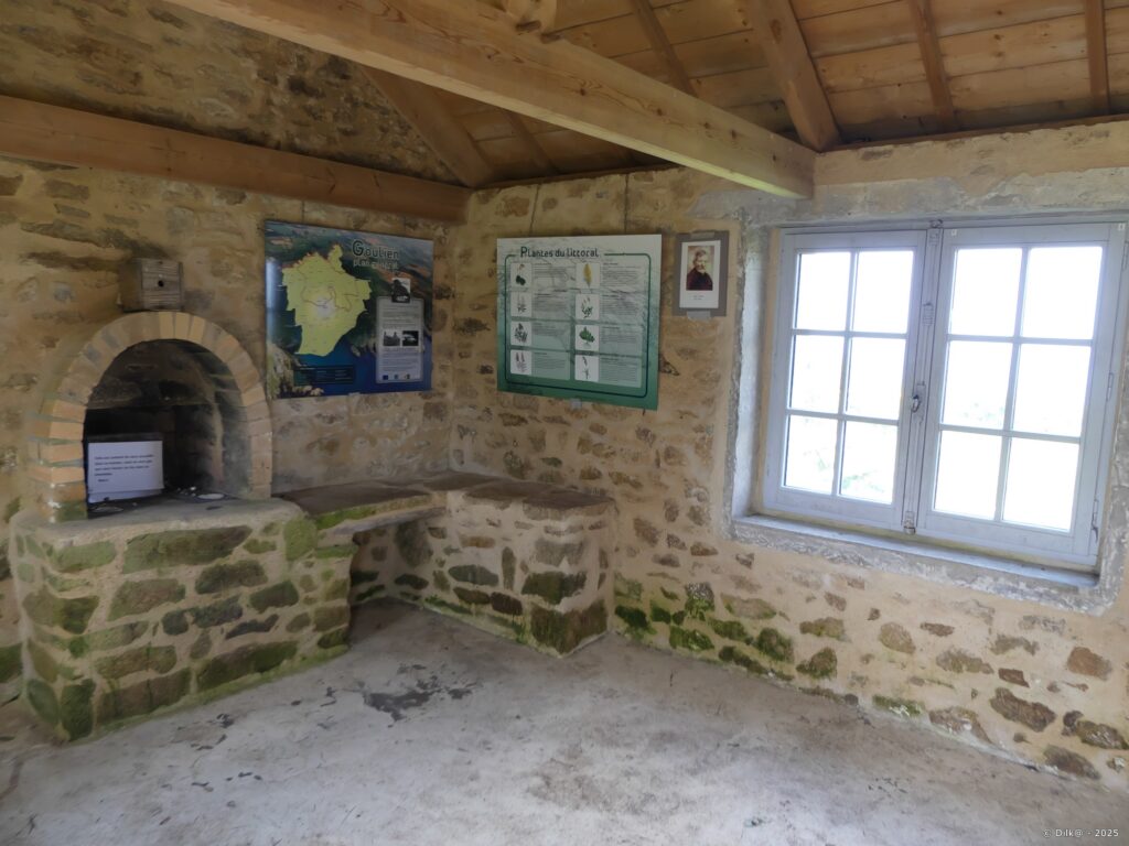 L'intérieur de l'abri Ti Félix