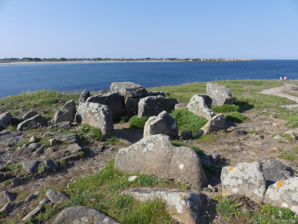 Allée couverte à la pointe de la Torche