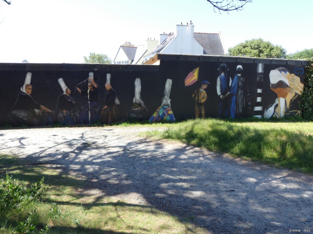 Fresque bretonne sur le bord du sentier