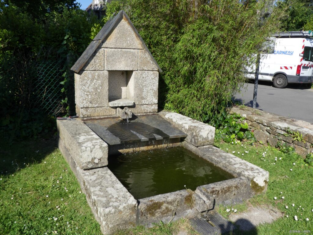 La fontaine de la chapelle Saint-Fiacre