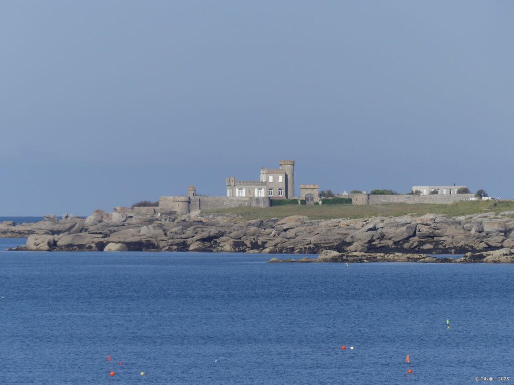 La pointe de Trévignon et le château