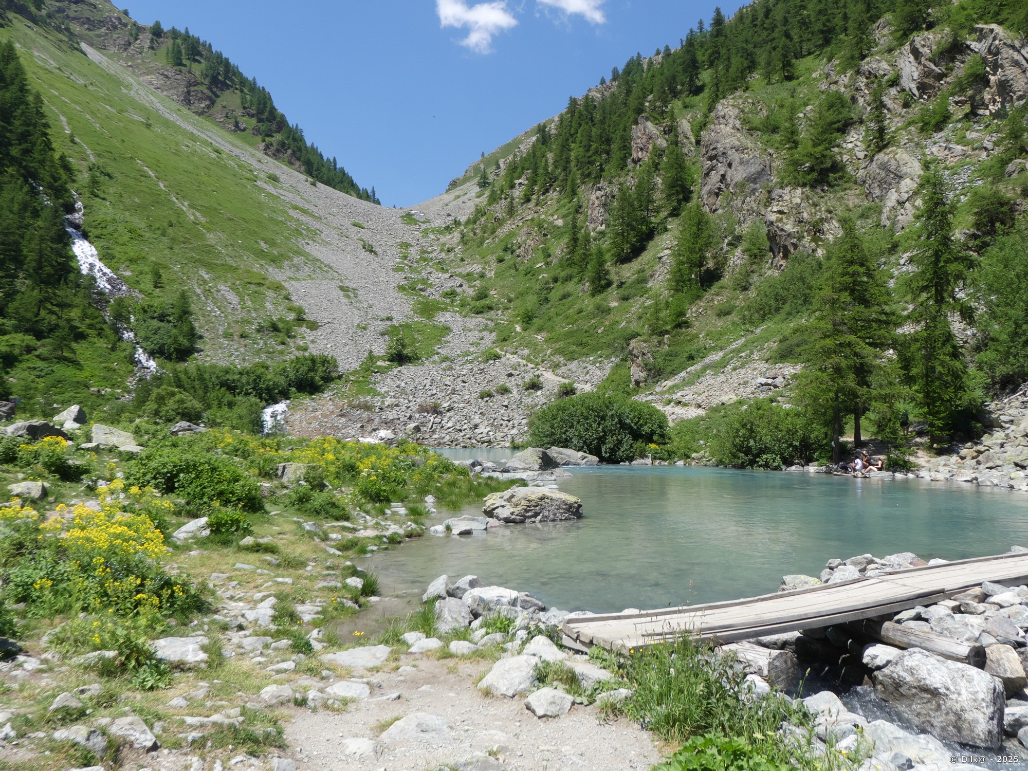 Petite passerelle sur le Lac de la Douche