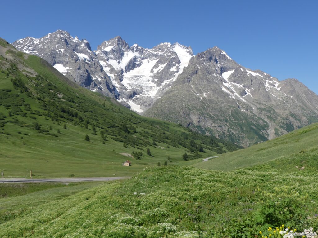 Vue vers le massif de la Meije