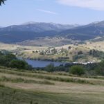Le lac et le village de Puyvalador