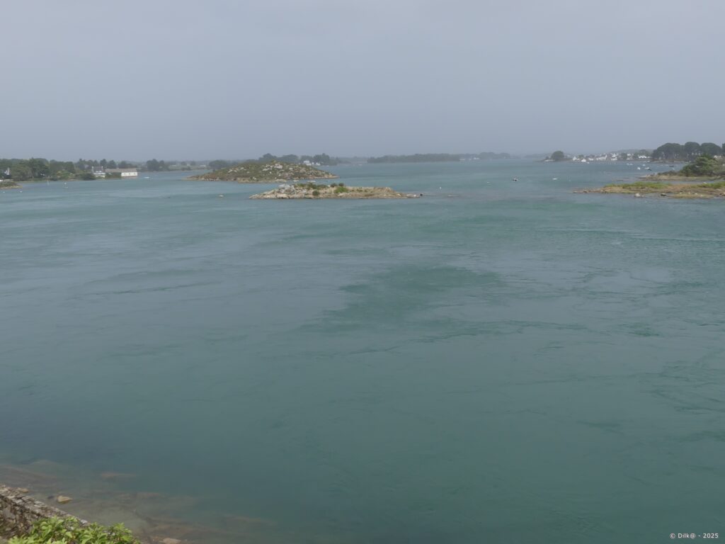 Vue vers la rivière d'Étel depuis le pont Lorois