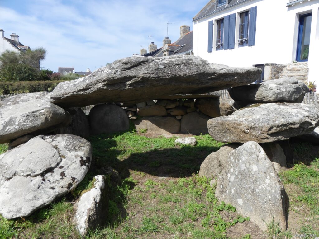 Dolmen de Roc-En-Aud