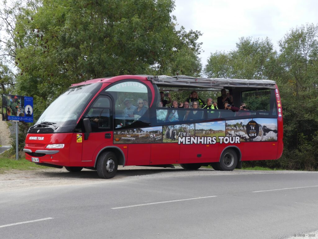 Safari en bus dans les alignements de Carnac