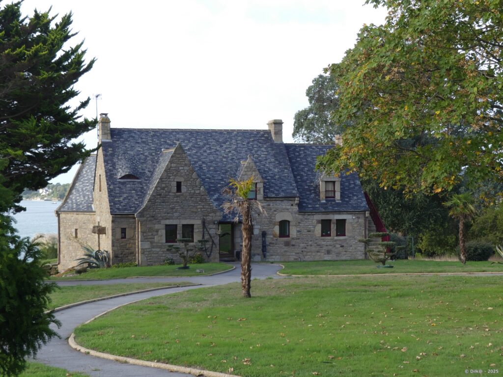 Belle demeure entre le GR34 et la mer