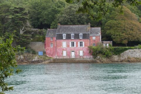 La maison rose de Port Anna à Séné