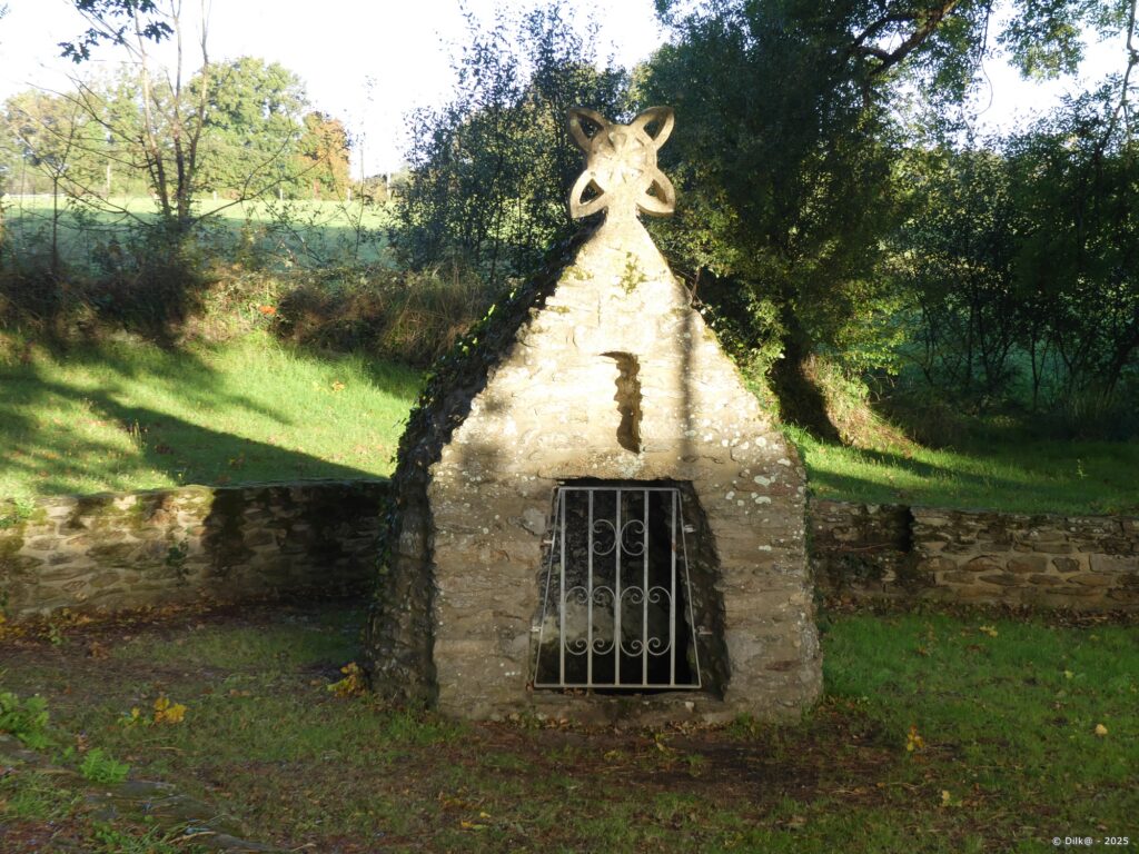 Fontaine à la sortie du Tour-du-Parc