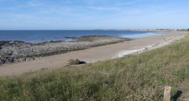 La plage de Kervoyal depuis la pointe de Kervoyal