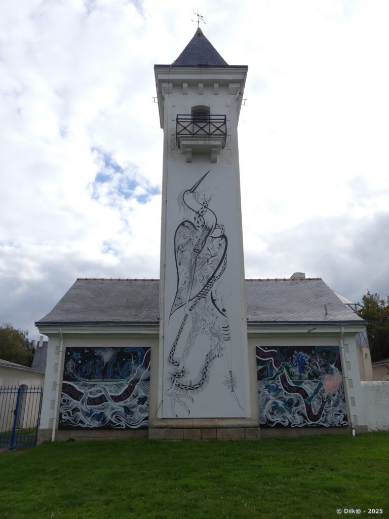 Le "Héron cosmique" à Tréhiguier