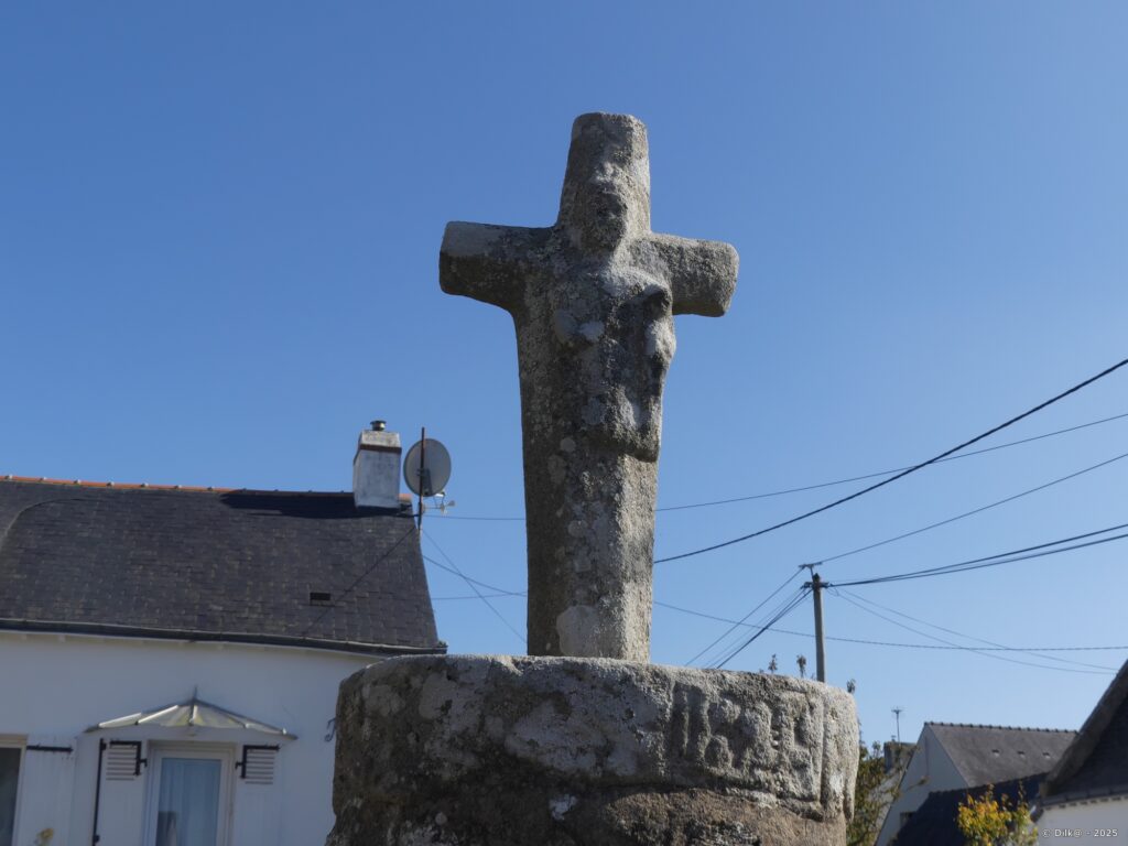 Croix du Requer à Clis