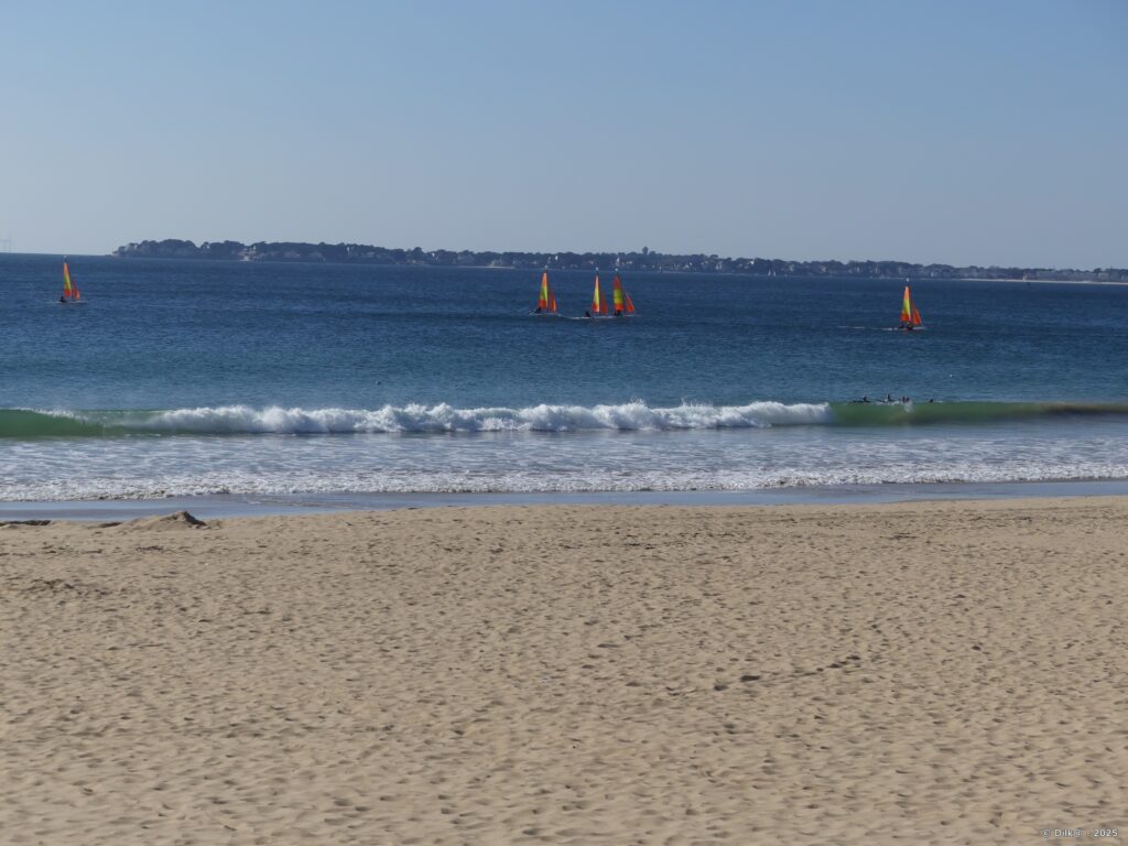 La plage de la Baule et la pointe de Penchâteau au fond