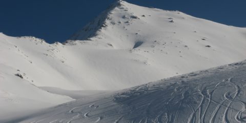 Sommets en haut des piste de ski