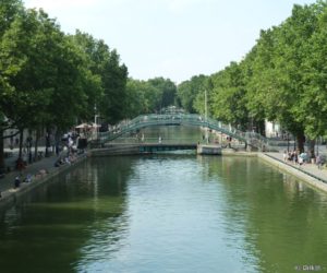 Pont piéton et pont tournant sur le canal