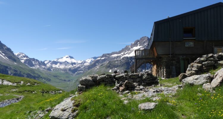 Le refuge du Mont Pourri à 2380m