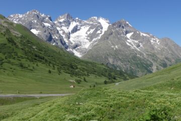 Vue vers le massif de la Meije