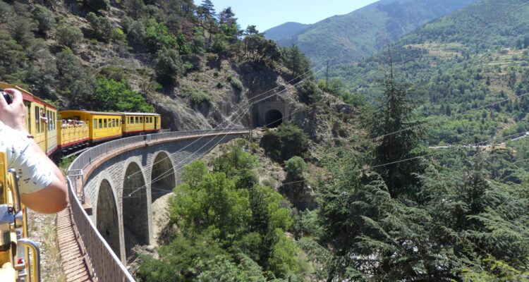 Le Petit Train Jaune