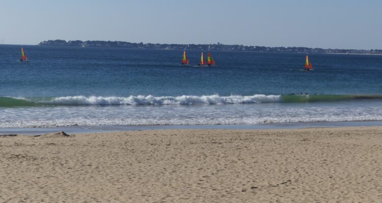 La plage de la Baule et la pointe de Penchâteau au fond